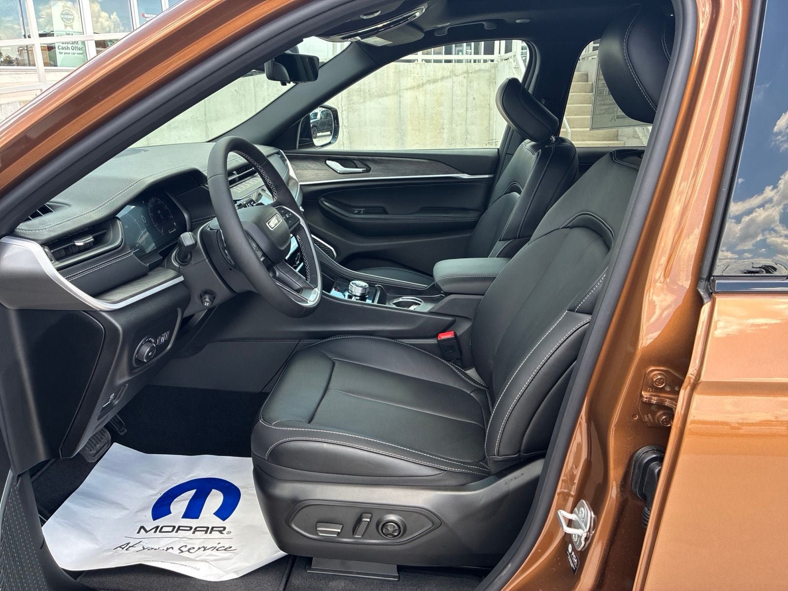 New 2026 Jeep Grand Cherokee L Limited AWD/4WD image 13