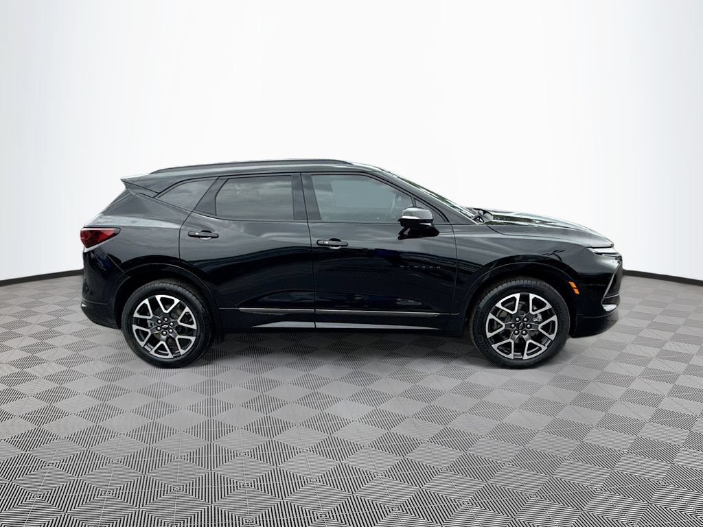 Used 2025 Chevrolet Blazer RS w/ Driver Confidence II Package FWD image 5