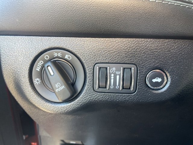 Used 2020 Dodge Challenger SXT w/ Plus Package image 17