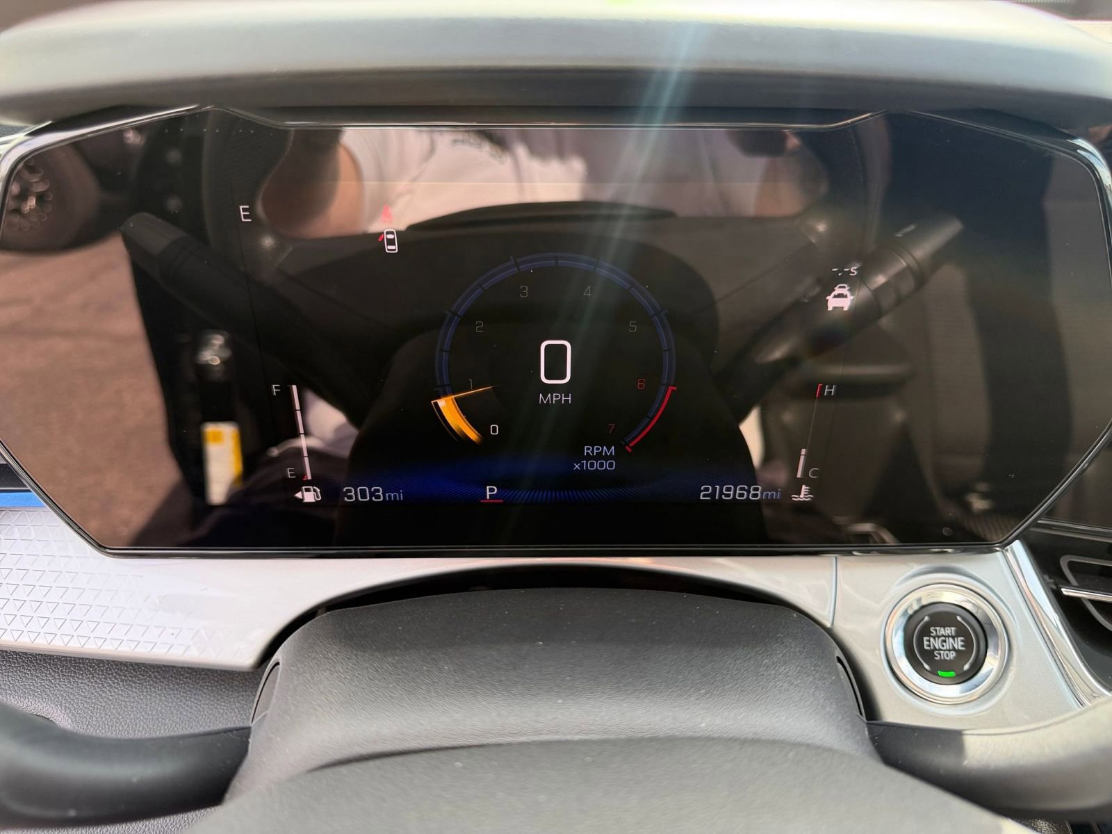 Used 2025 Chevrolet Trax LT FWD image 39