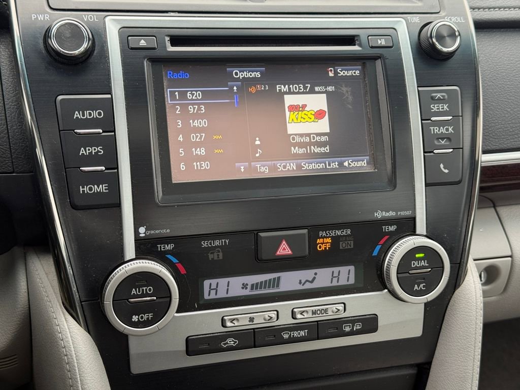 Used 2014 Toyota Camry XLE image 17