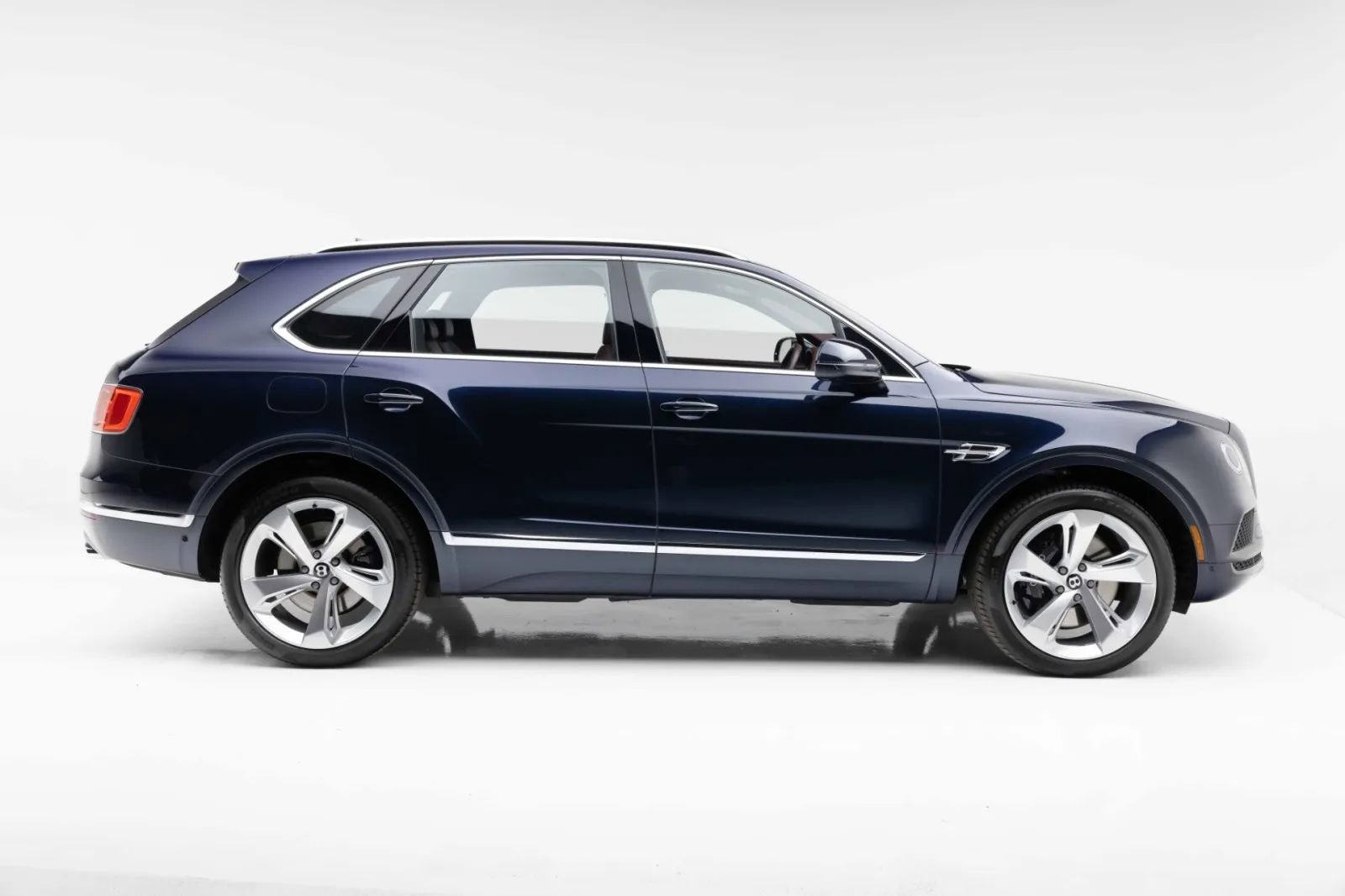 Used 2019 Bentley Bentayga AWD/4WD image 15