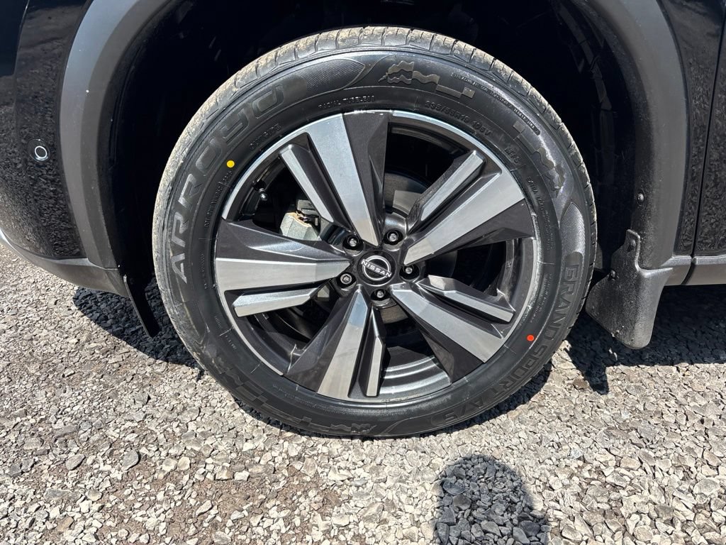 Certified 2023 Nissan Rogue Platinum w/ Platinum Premium Package AWD/4WD image 12