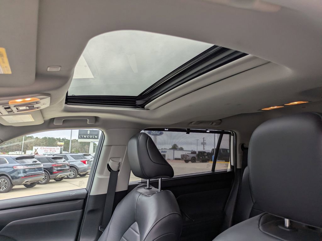 Used 2022 Toyota Highlander XLE image 9