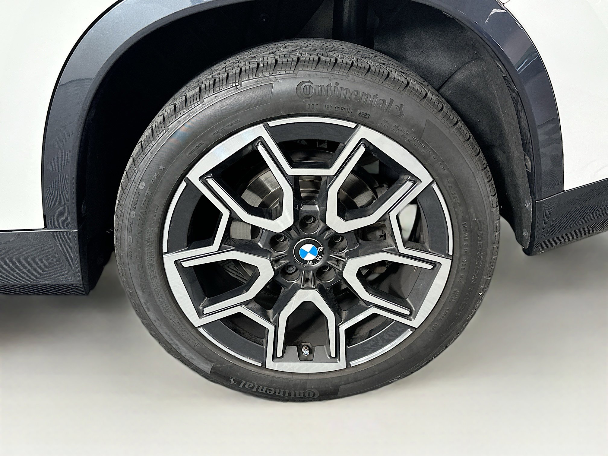 Used 2024 BMW X1 xDrive28i w/ Convenience Package image 11