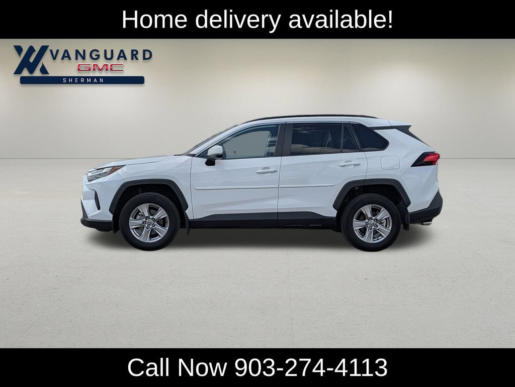 Used 2022 Toyota RAV4 XLE w/ Convenience Package AWD/4WD image 4