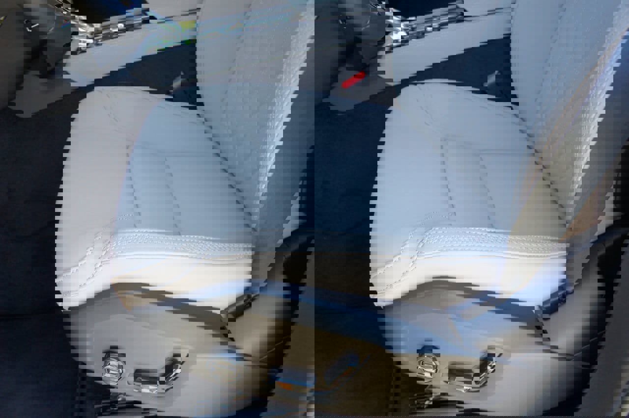 New 2026 Volvo XC90 B6 Plus w/ Protection Package Premier image 19