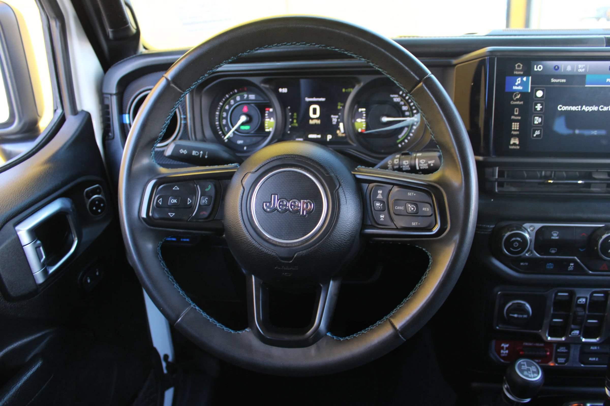 Used 2024 Jeep Wrangler Unlimited Rubicon 4xe AWD/4WD image 13