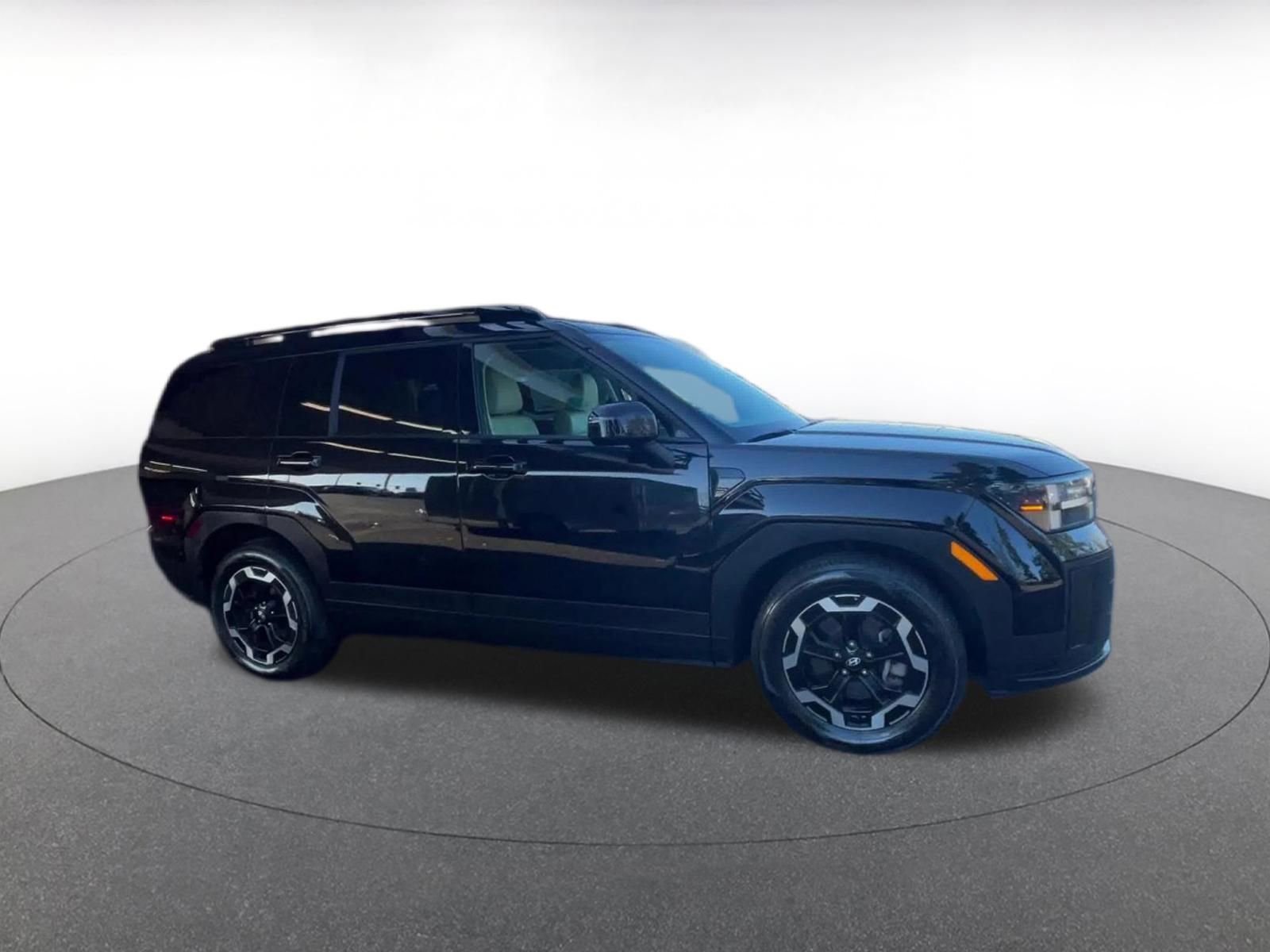 Used 2025 Hyundai Santa Fe SEL AWD/4WD image 2