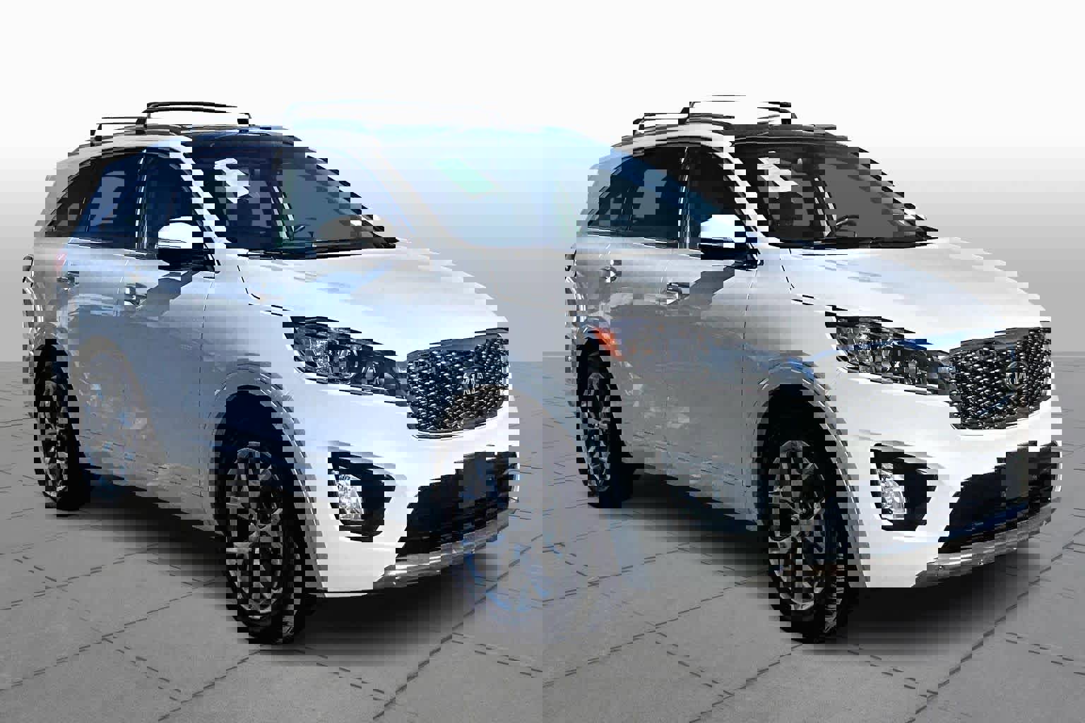 Used 2017 Kia Sorento SX image 3