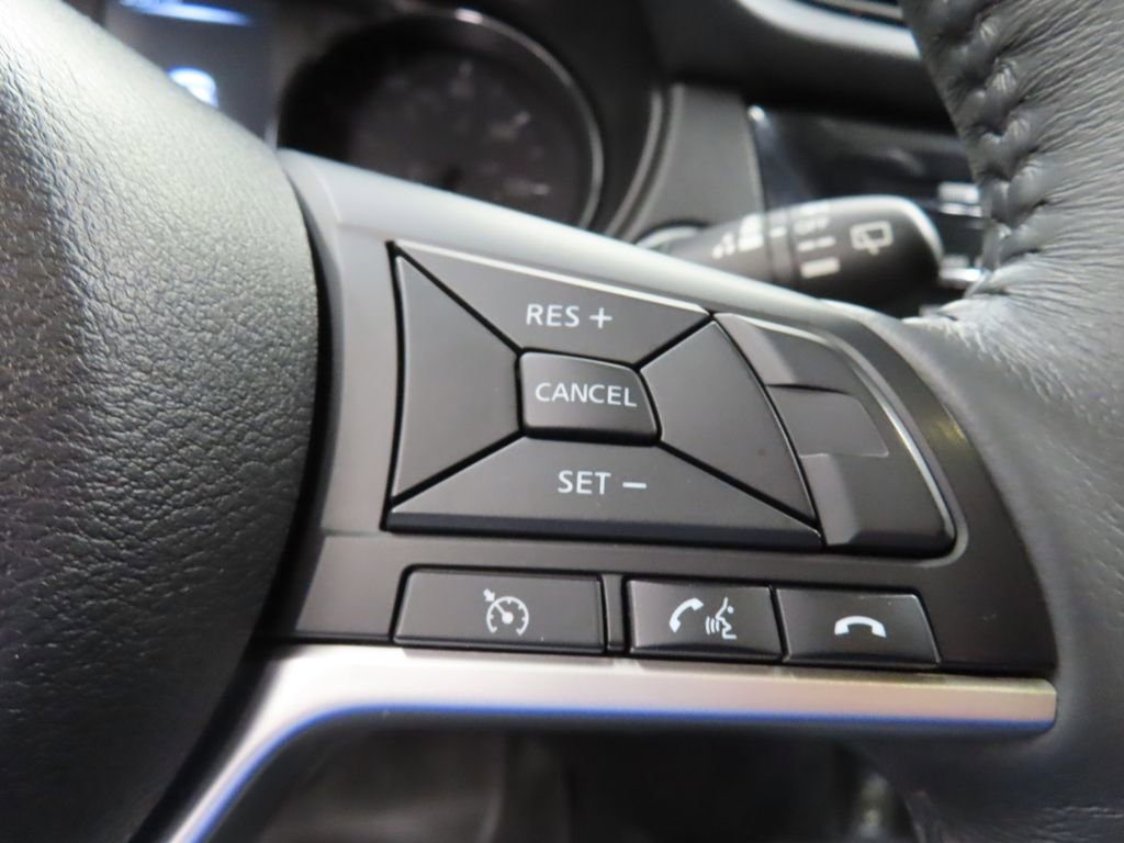 Used 2017 Nissan Rogue SV AWD/4WD image 36