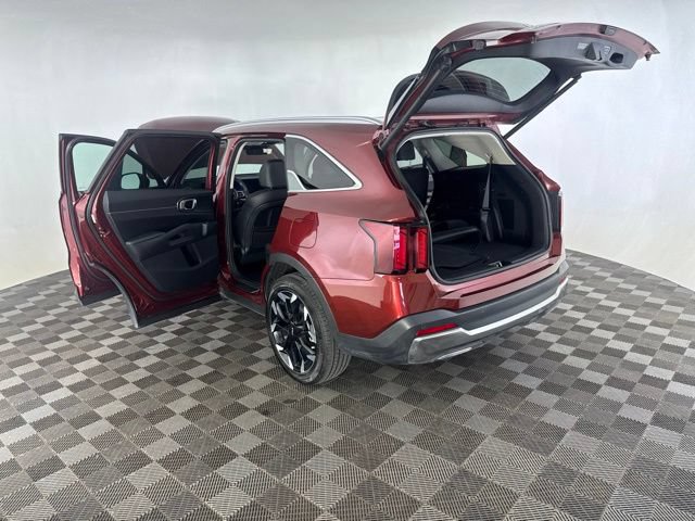 Certified 2025 Kia Sorento EX w/ Panoramic Sunroof Package FWD image 18