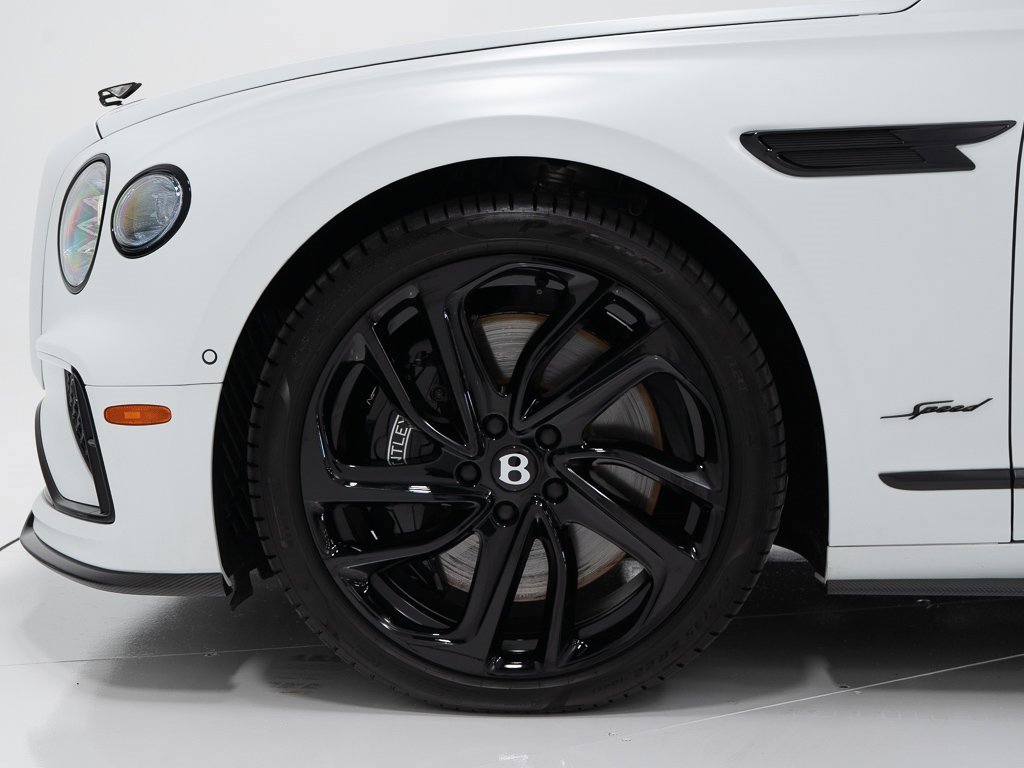 Used 2025 Bentley Flying Spur Plug-In Hybrid image 45