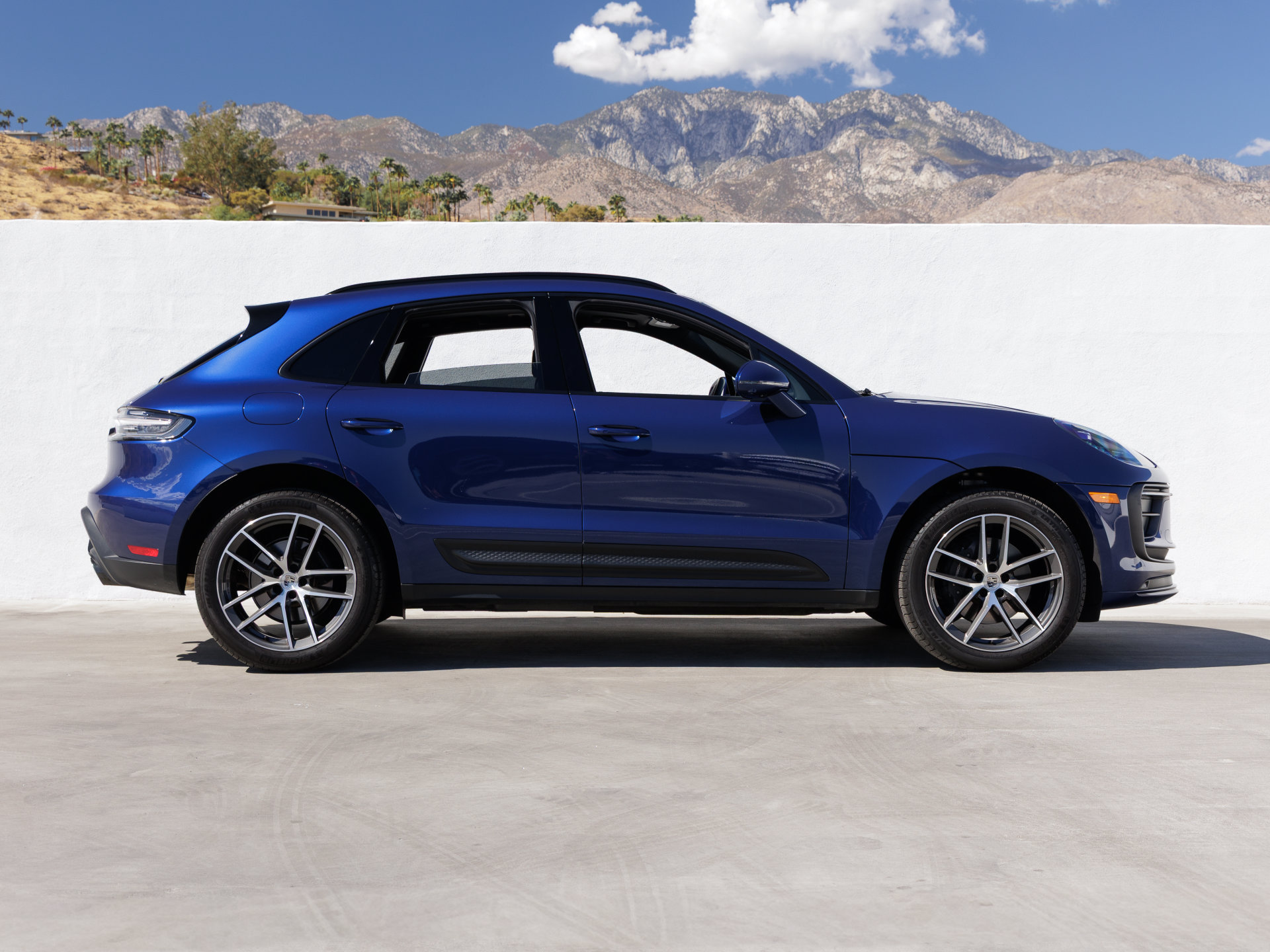 Certified 2026 Porsche Macan AWD/4WD image 8