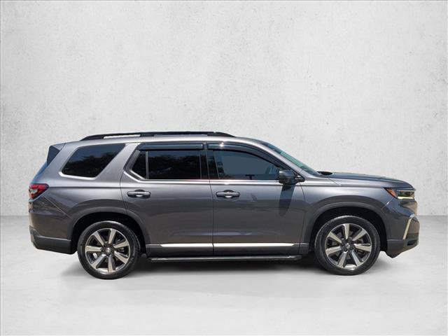 Used 2025 Honda Pilot Touring image 4