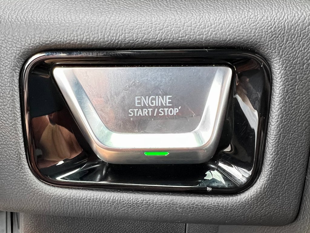 Used 2025 GMC Yukon Denali image 9