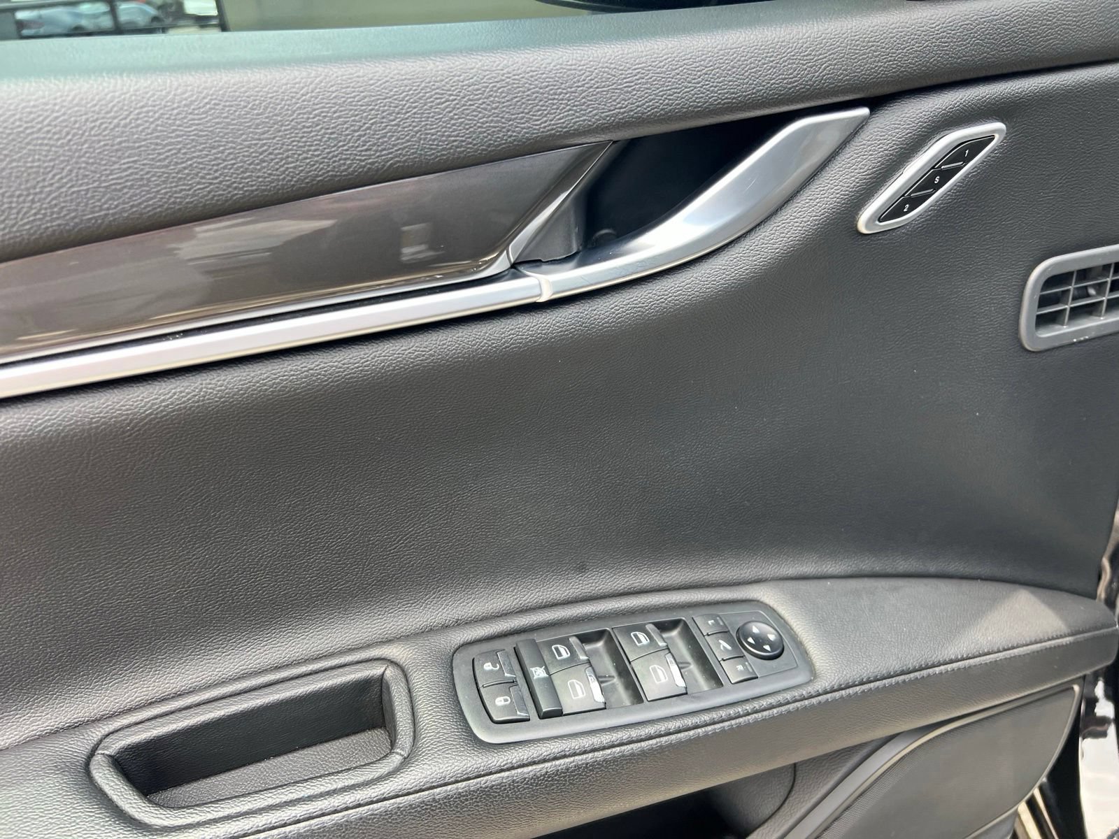 Used 2019 Maserati Ghibli RWD image 25