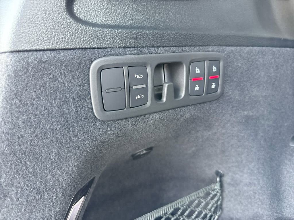 Used 2025 Audi Q7 3.0T Prestige image 35
