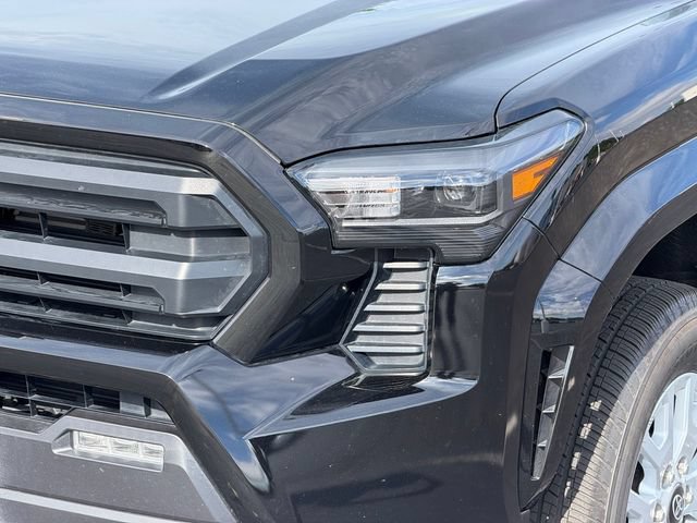 Certified 2025 Toyota Tacoma SR5 AWD/4WD image 10