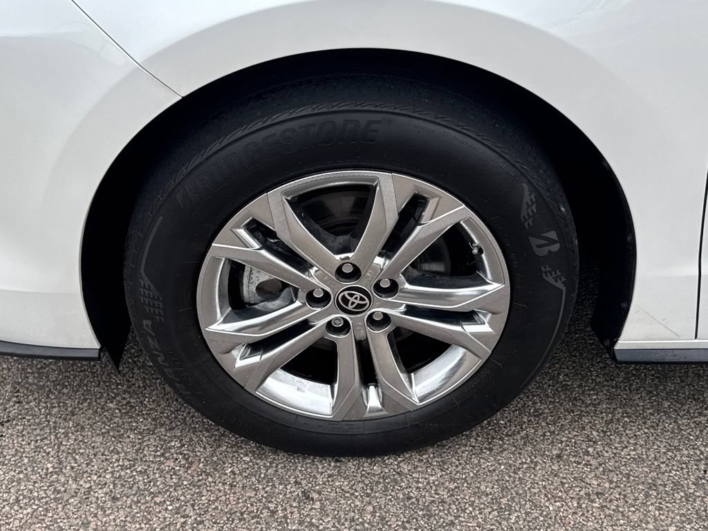 Used 2023 Toyota Sienna Platinum AWD/4WD image 67