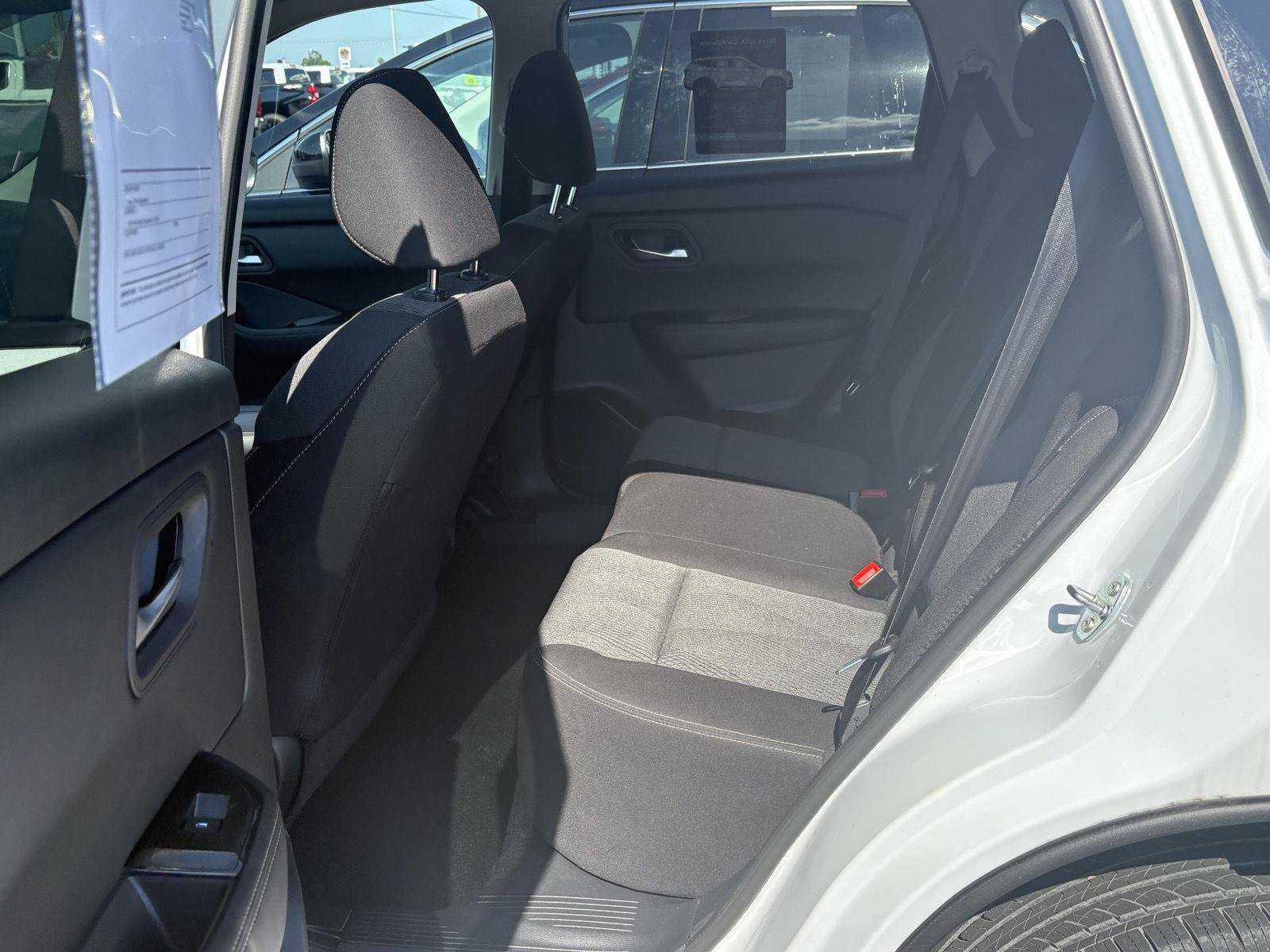 Used 2025 Nissan Rogue SV AWD/4WD image 14