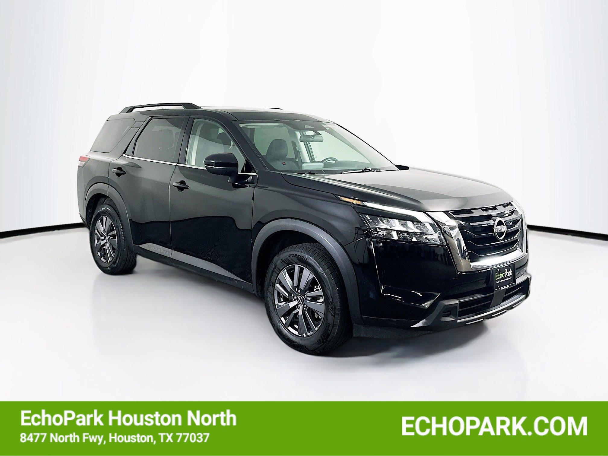 Used 2025 Nissan Pathfinder SV