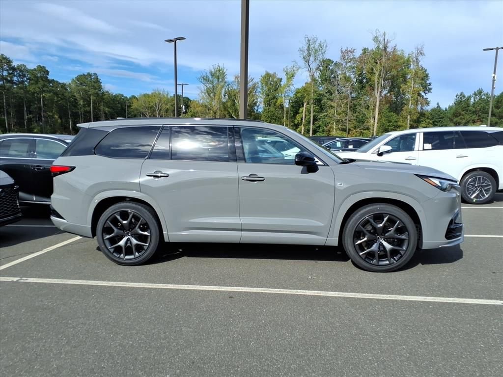 New 2026 Lexus TX 500h AWD image 2