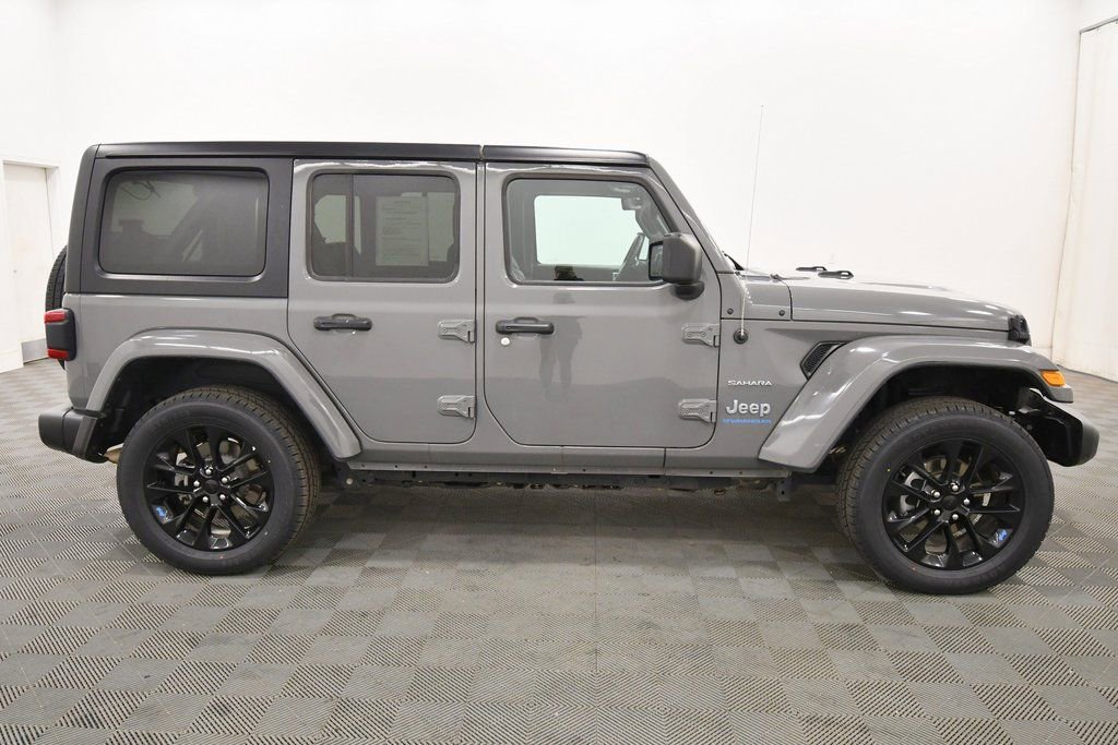 Used 2023 Jeep Wrangler Unlimited Sahara image 9