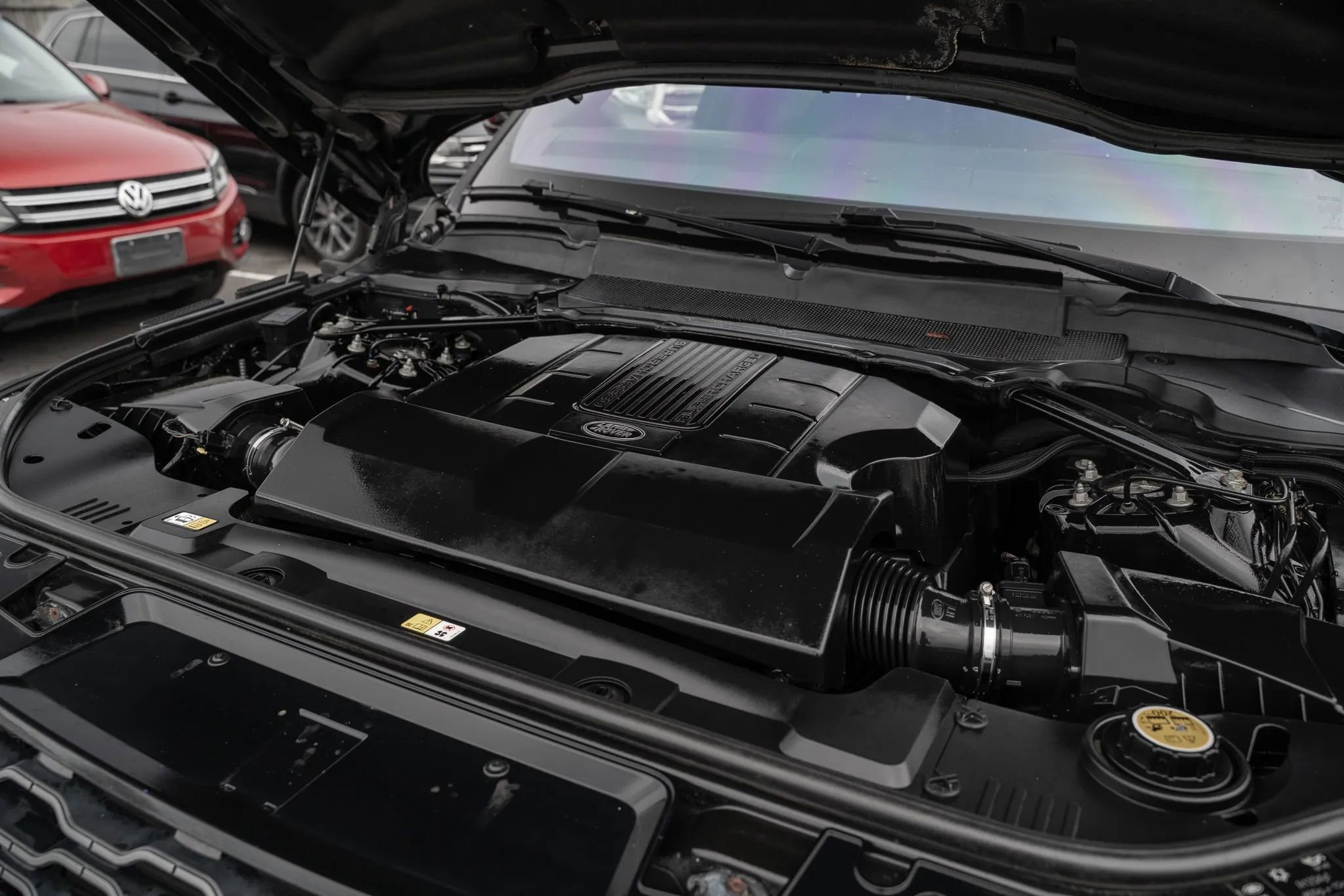 Used 2018 Land Rover Range Rover Sport SE image 32