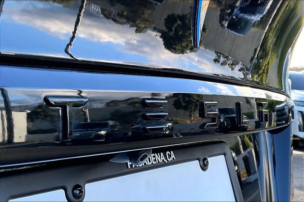 Used 2022 Tesla Model X Plaid image 11