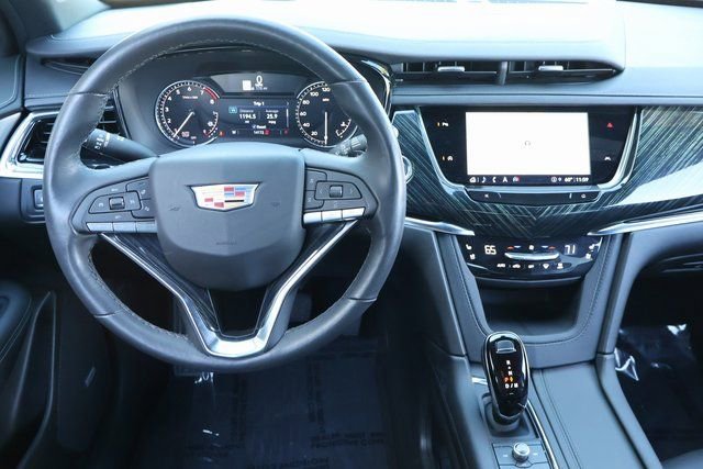 Certified 2024 Cadillac XT6 Premium Luxury FWD image 15
