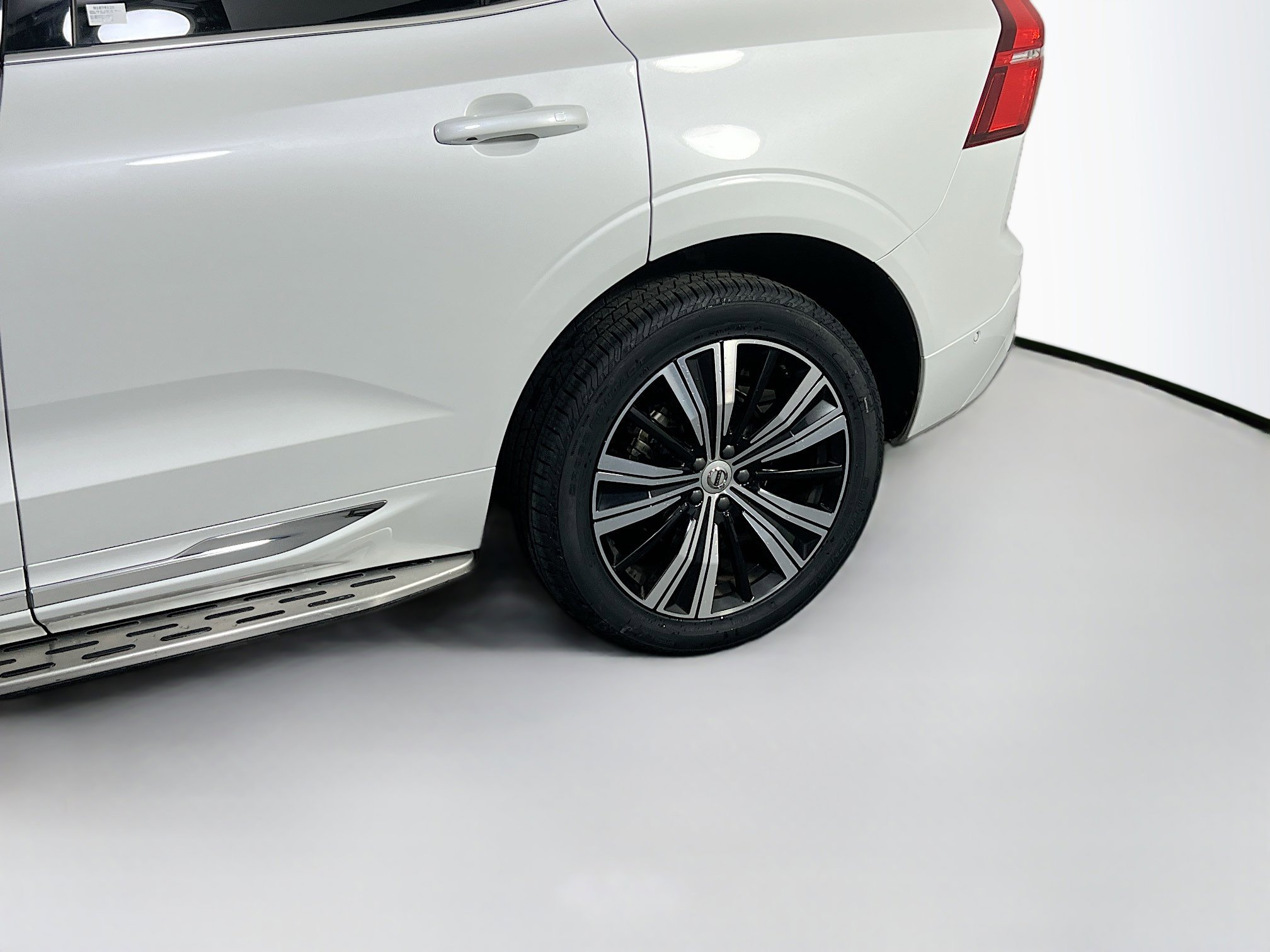 Used 2022 Volvo XC60 B5 Inscription w/ Advanced Package image 30