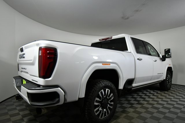 Used 2024 GMC Sierra 3500 Denali Ultimate image 11