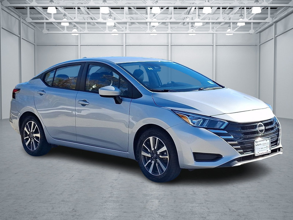 Used 2024 Nissan Versa SV FWD image 7