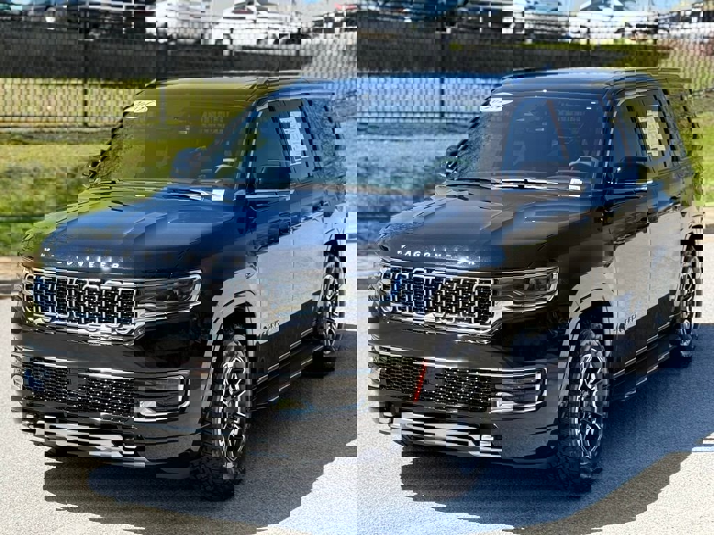 Used 2024 Jeep Wagoneer Series II w/ Convenience Group I image 10