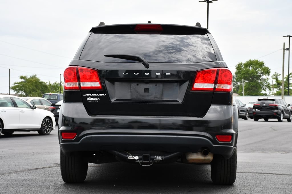Used 2019 Dodge Journey SE w/ Connectivity Group FWD image 6