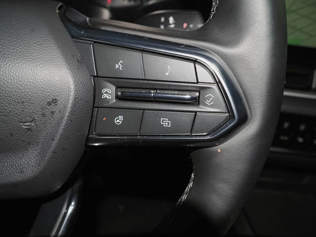 Used 2025 Chevrolet Equinox LT image 29