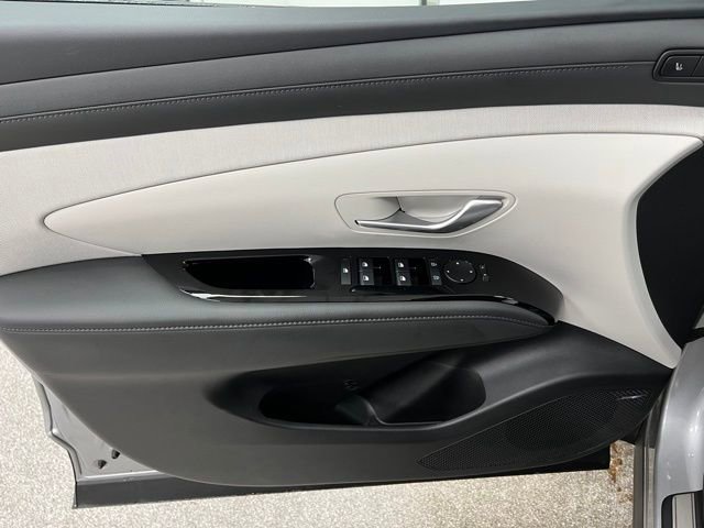 Used 2025 Hyundai Tucson Limited AWD/4WD image 17