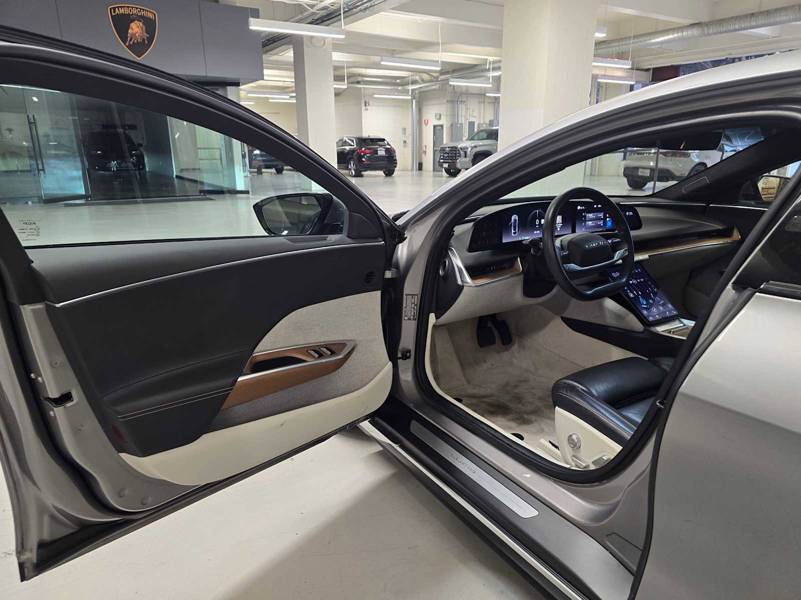 Used 2023 Lucid Air Touring image 22