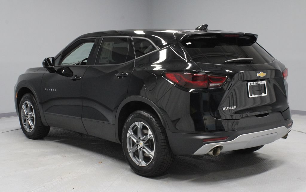 Used 2024 Chevrolet Blazer LT w/ Driver Confidence Package FWD image 8