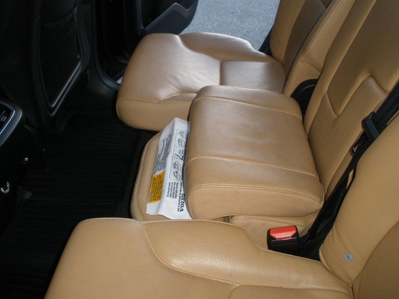 Used 2018 Volvo XC90 T6 Momentum w/ Convenience Package image 29