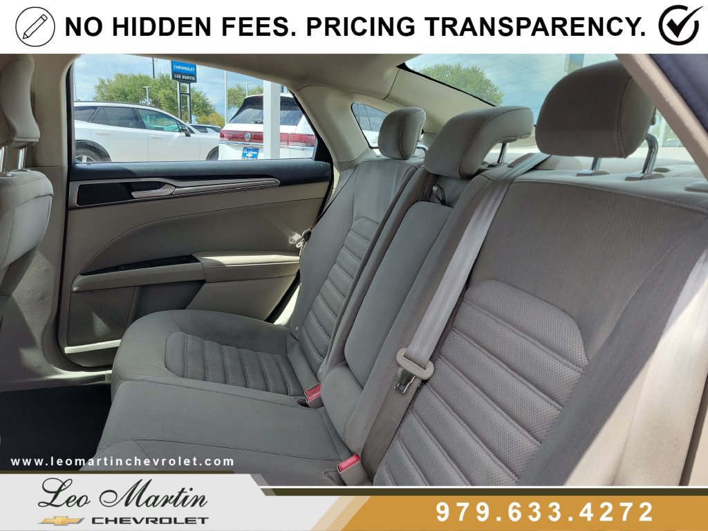 Used 2019 Ford Fusion SE FWD image 9