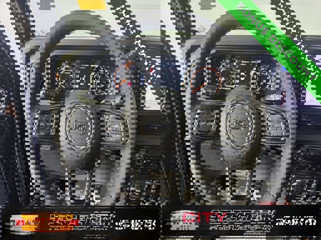 New 2025 Jeep Gladiator Mojave image 13