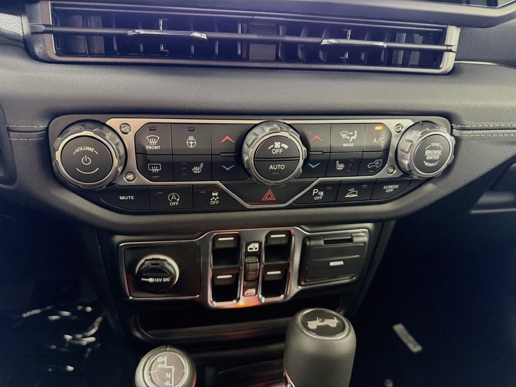 New 2027 Jeep Wrangler Unlimited Sahara AWD/4WD image 16