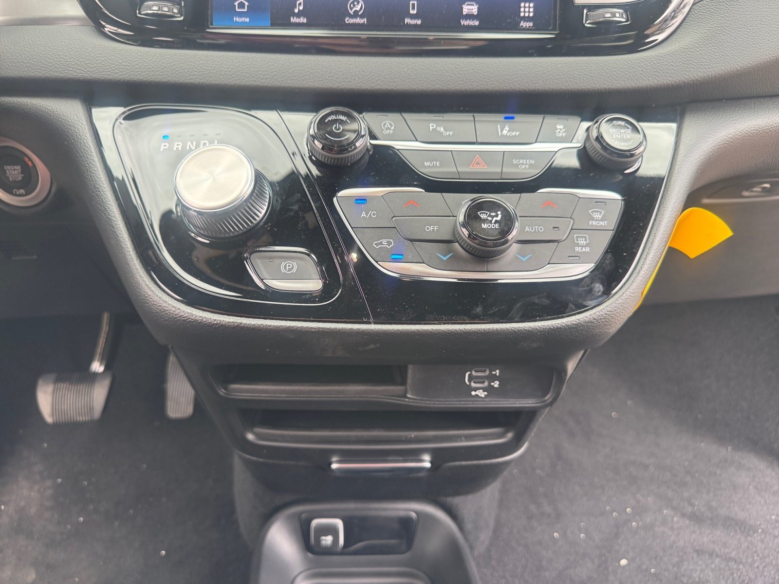 New 2026 Chrysler Voyager LX FWD image 31