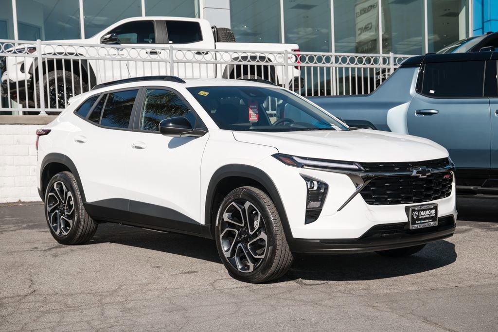 New 2026 Chevrolet Trax RS w/ Driver Confidence Package FWD image 2