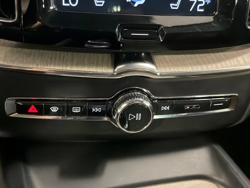Used 2018 Volvo XC60 T8 Inscription w/ Advanced Package AWD/4WD image 17
