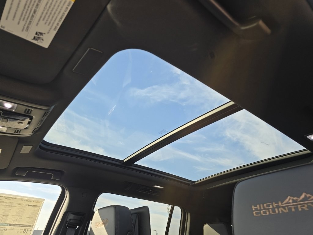 New 2026 Chevrolet Suburban High Country image 4