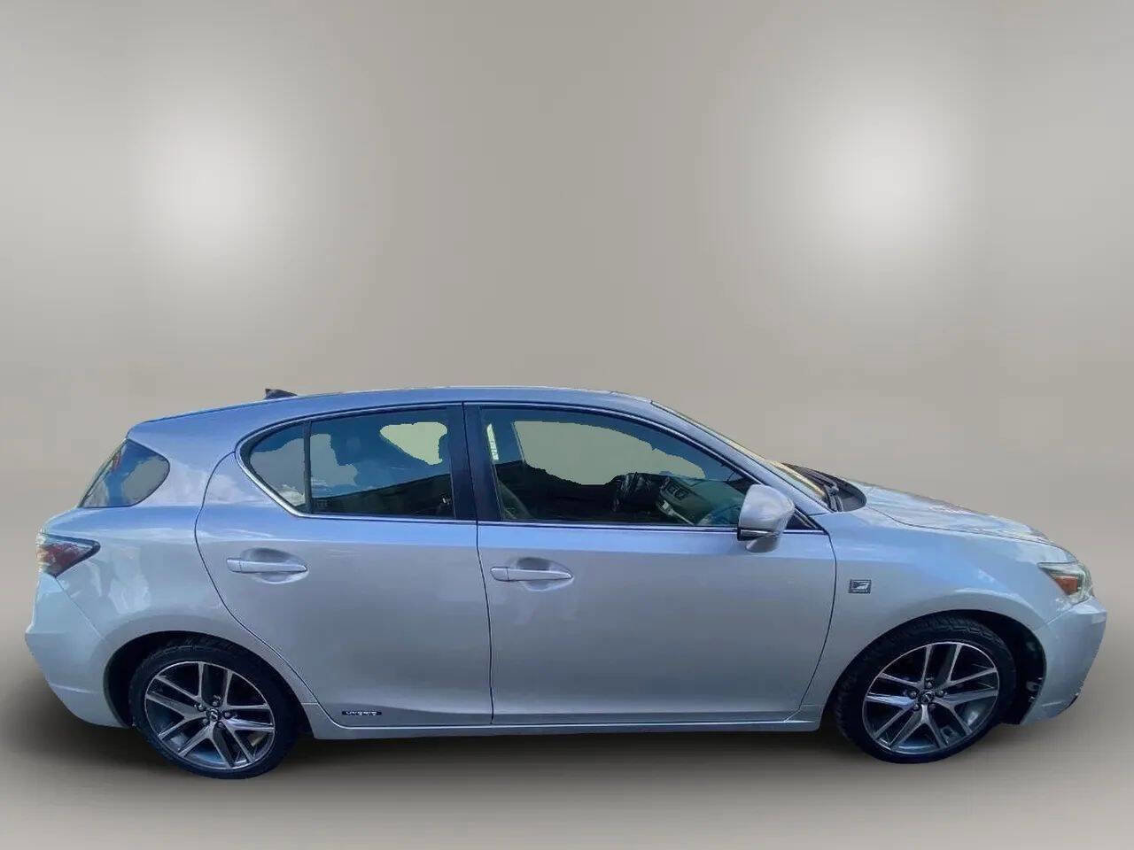 Used 2014 Lexus CT 200h Base 4dr Hatchback image 7