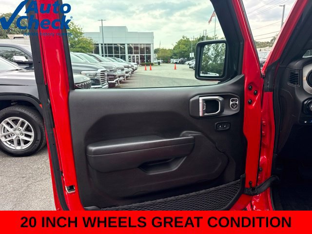 Used 2024 Jeep Wrangler Unlimited w/ Convenience Group AWD/4WD image 28
